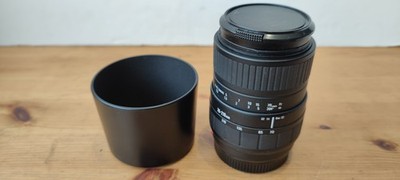 Sigma Zoom 70-210mm f4-5.6 UC-II Objektiv für MinoltaAF Front & Rear Cap + 1A Filter