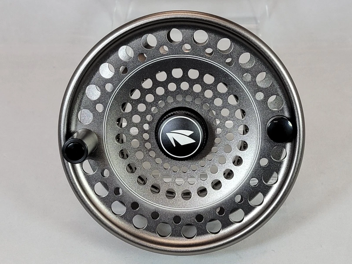 リール SAGE SPEY 7/8/9 STELTH/SILVER Sage Spey Reel Stealth/Silver REA - Wollmars vi har allt för fiske
