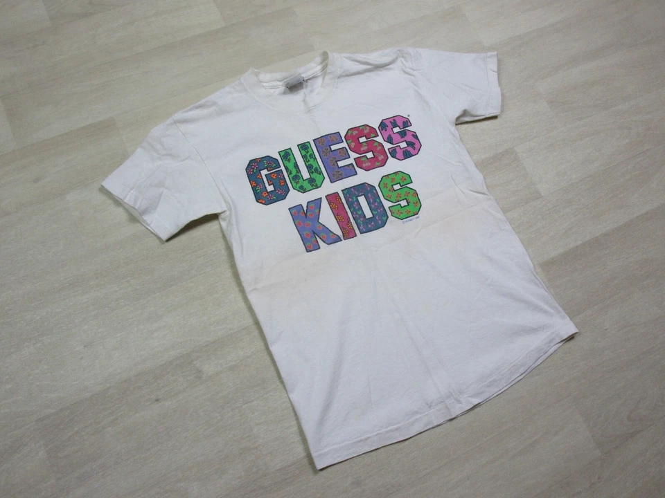 Camiseta Gráfica Guess Niños Años 90 De Colección Juvenil (S) Blanco Logotipo Deletreado EE. UU. Foto 3 de 4