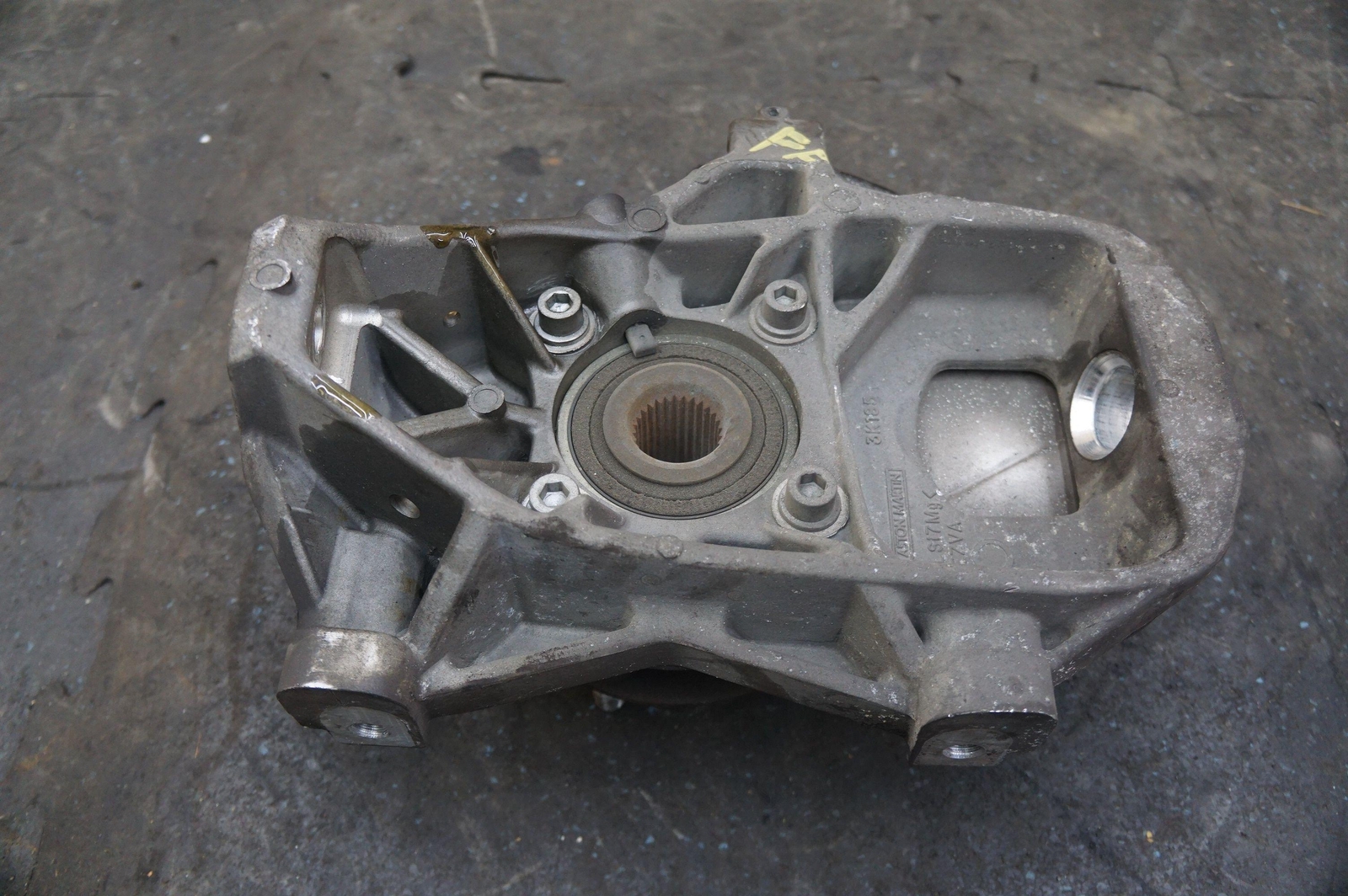 Front Left Spindle Knuckle Hub 7g43-3k185-ab Aston Martin V8 Vantage 2007