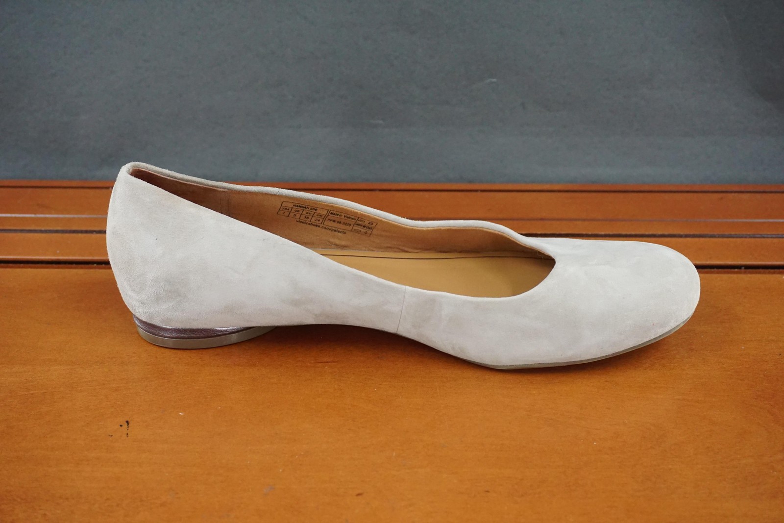 Vionic Hannah Shoes Womens Size 7.5 Gray Suede Ballet Flats Comfort Support