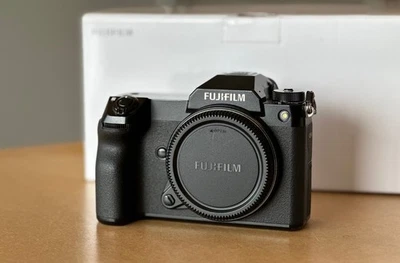FUJIFILM Fuji GFX 50S II (24.009 Ausl.) GFX50SII v händler Private-Fotografie.nl - Bild 1 von 4