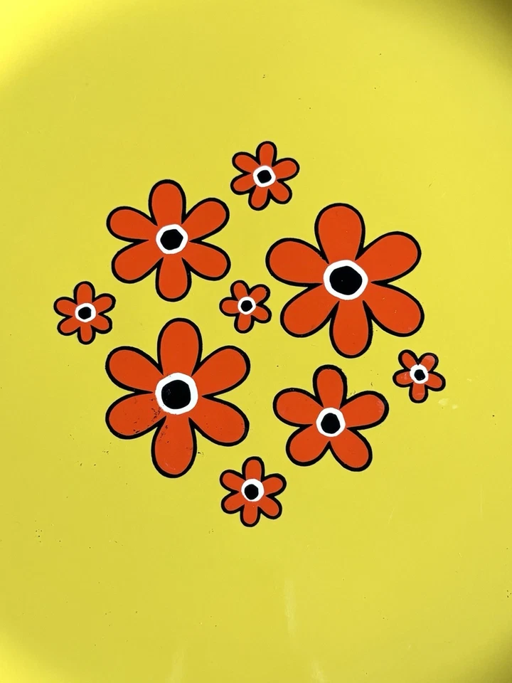 Bandeja para servir vintage de melamina Flower Power amarilla con flores naranjas Foto 2 de 4