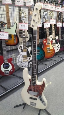 FENDER Jazz Bass Type American Vintage II 1966 Jazz Bass | eBay