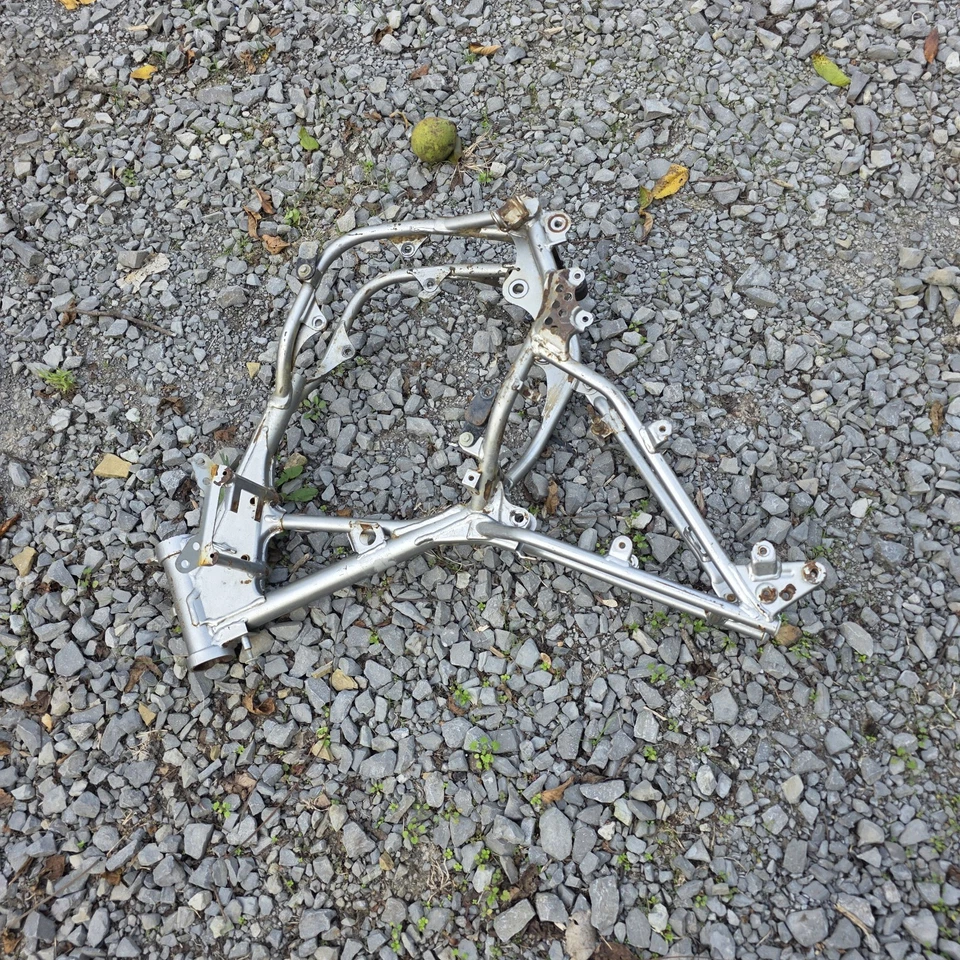 Оригинальная рама шасси 2005 Kawasaki Kx65 RM65  - Изображение 2 из 3