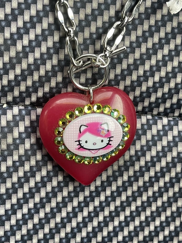 Hello Kitty By Tarina Tarantino Pink Head Collection 16” Necklace Red Heart - Image 3 of 4