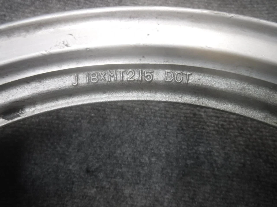 Llanta delantera 87 Kawasaki Eliminator 1000 ZL1000 R60 Foto 3 de 4