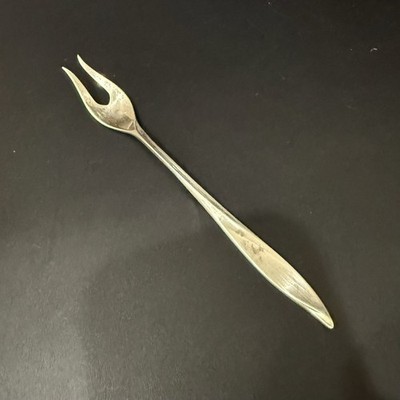 1pc Vivant by Oneida Heirloom Sterling Silver 5.5” Olive Pickle