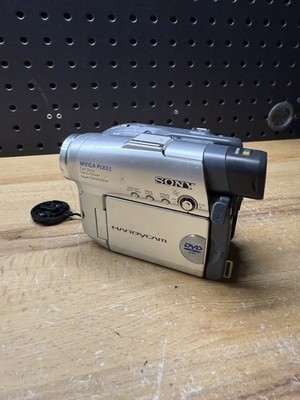 (M) Sony DCR-DVD201 Mini DVD Handycam Camcorder NO Battery No Charger