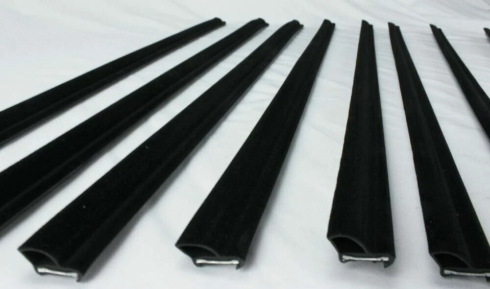 Cepillos de ventana exterior e interior Mercedes, juego de 8, nuevo OEM W116 sedán Foto 2 de 3