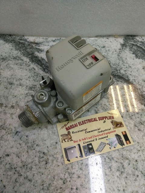 Goodman Gas Valve For One Stage Furnace - Honeywell (0151m00013
