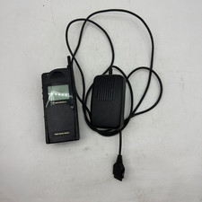 Vintage Motorola Bell Atlantic Mobile Flip Phone w/ Charger Powers On