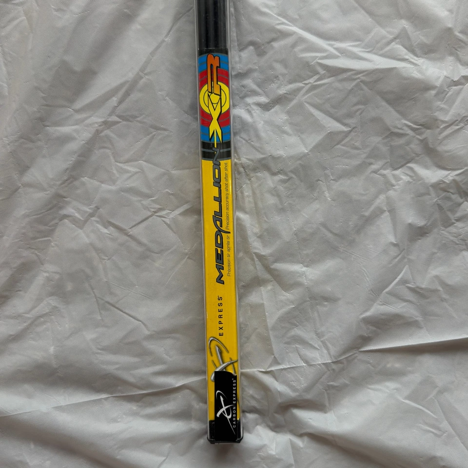 12 flechas de columna Carbon Express Medallion XR 1000 (9 nuevas, 3 usadas) Foto 2 de 4