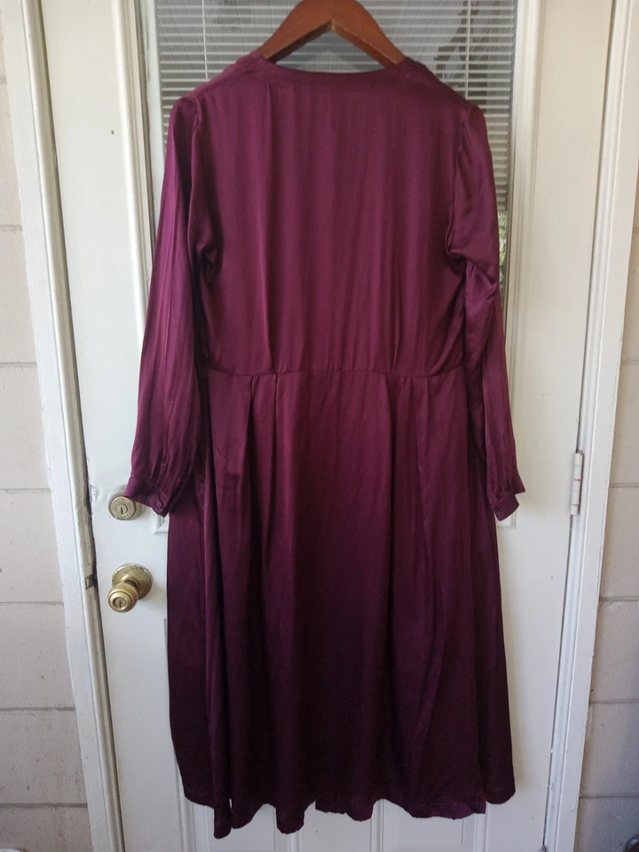 Roupão feminino Ines De La Fressange Uniqlo 100% seda borgonha amarração média frente - Imagem 2 de 4