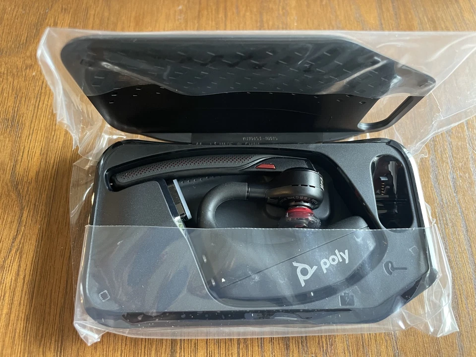 Plantronics Voyager 5200D Headset NEW – USB Dongle – Ships Same Day - Image 3 of 4