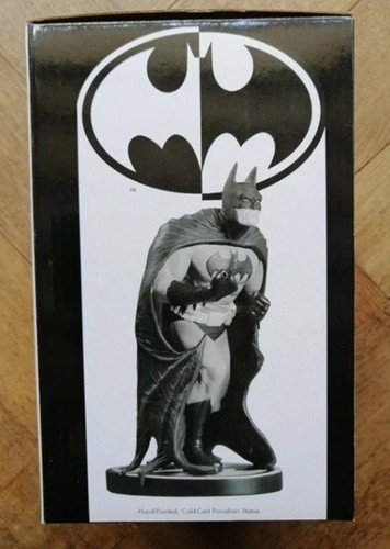 BATMAN BLACK AND WHITE STATUE based on ETHAN VAN SCIVER art, 1st EDITION, MINT - Picture 6 of 9