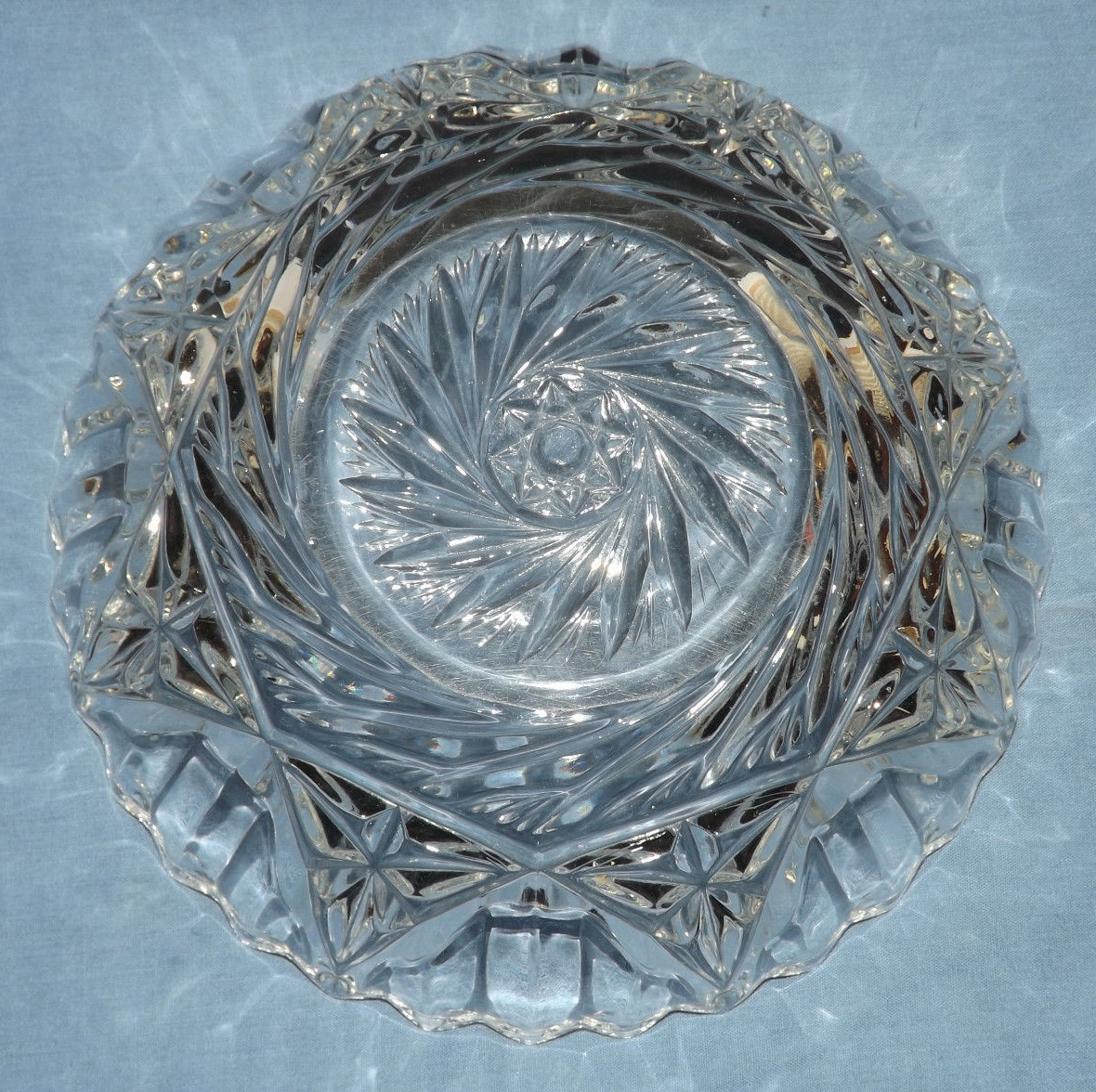 Lovely Vintage Crystal / Cut Glass Fruit Bowl Pinwheel Cut Base