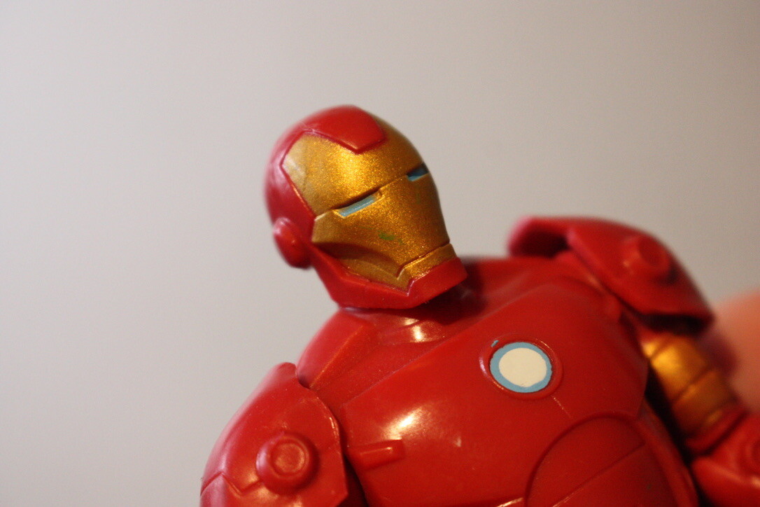 Marvel Avengers 6 inch IRON MAN Basic Action Figure