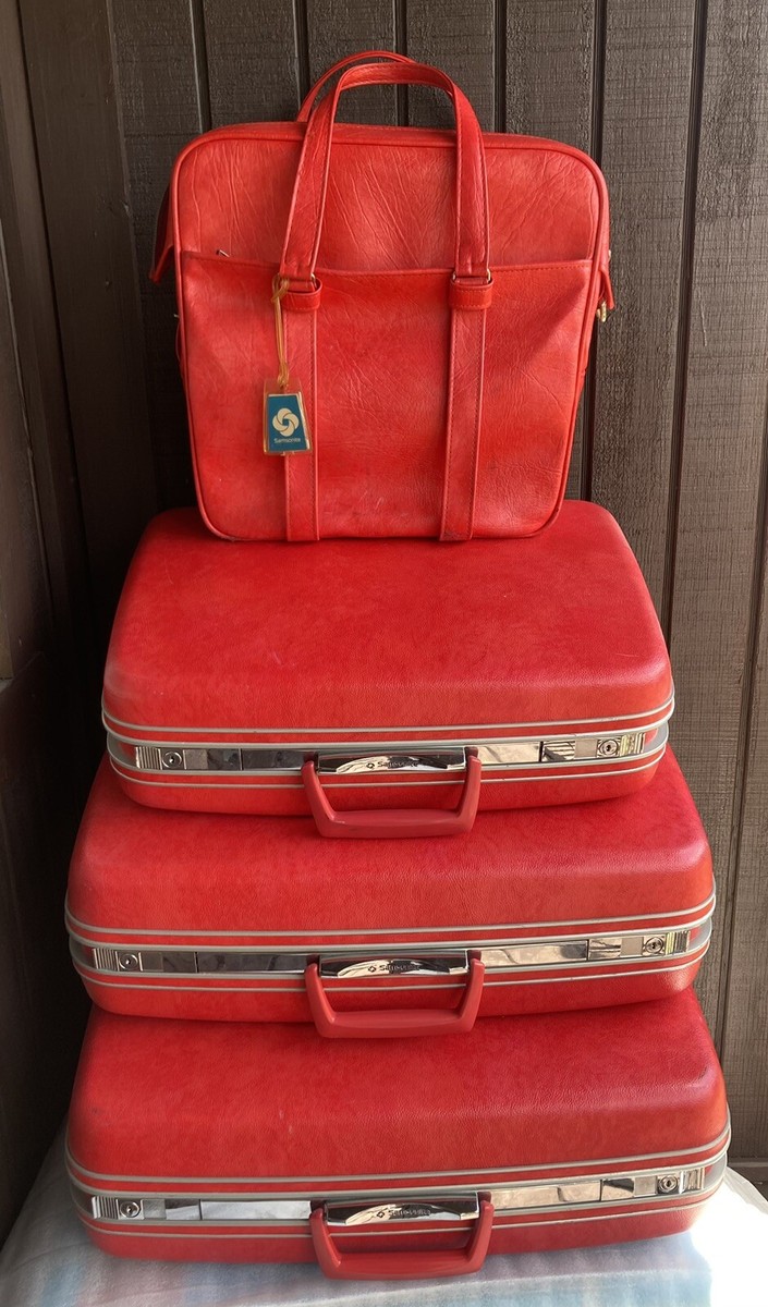Vintage 1960's SAMSONITE Silhouette Luggage 4 Piece Set Vintage 1960's SAMSONITE Silhouette Luggage 4 Piece Set