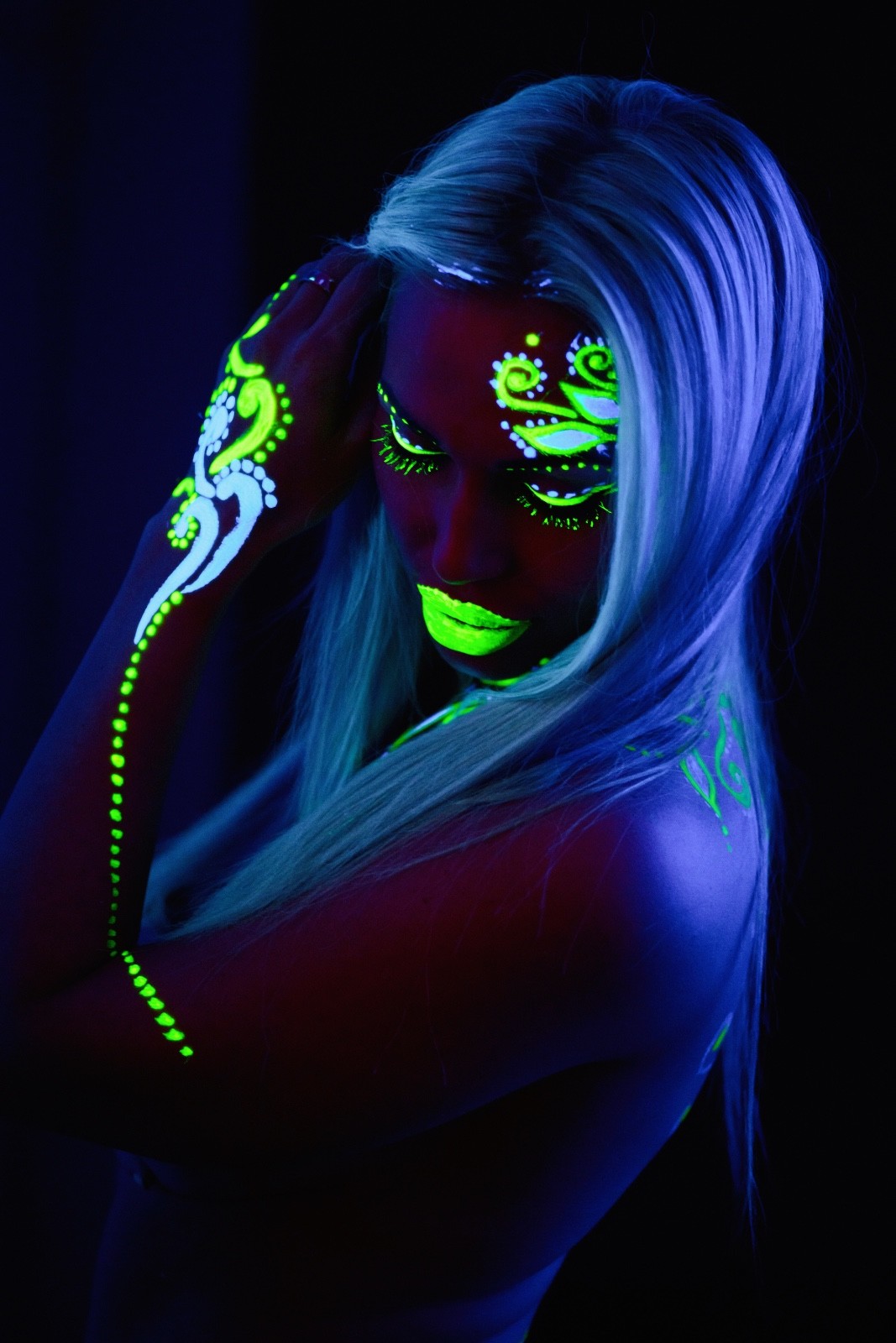 6 x15ml UV NEON GLOW IN THE DARK FACE & BODY PAINT 2 in 1 By Artistic