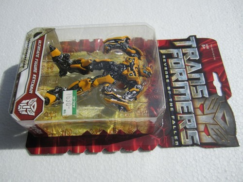 Takara Transformers Revenge of the Fallen RA-03 Bumblebee Autobot + Ult. Figure - Picture 3 of 10