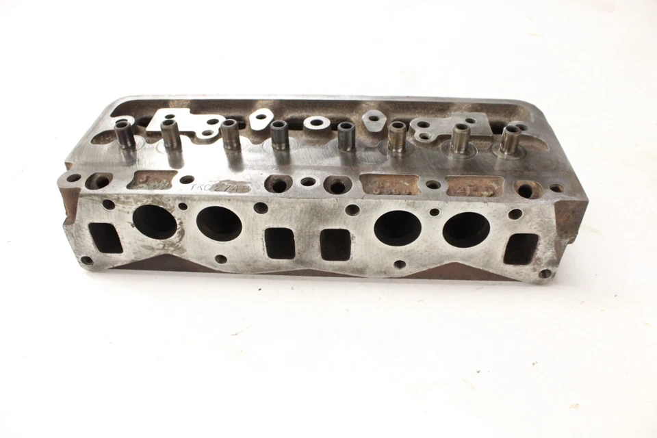 Culata Triumph Spitfire MG Midget 1500 Original OEM TKC2748 MAGNAFLUXED Foto 3 de 4