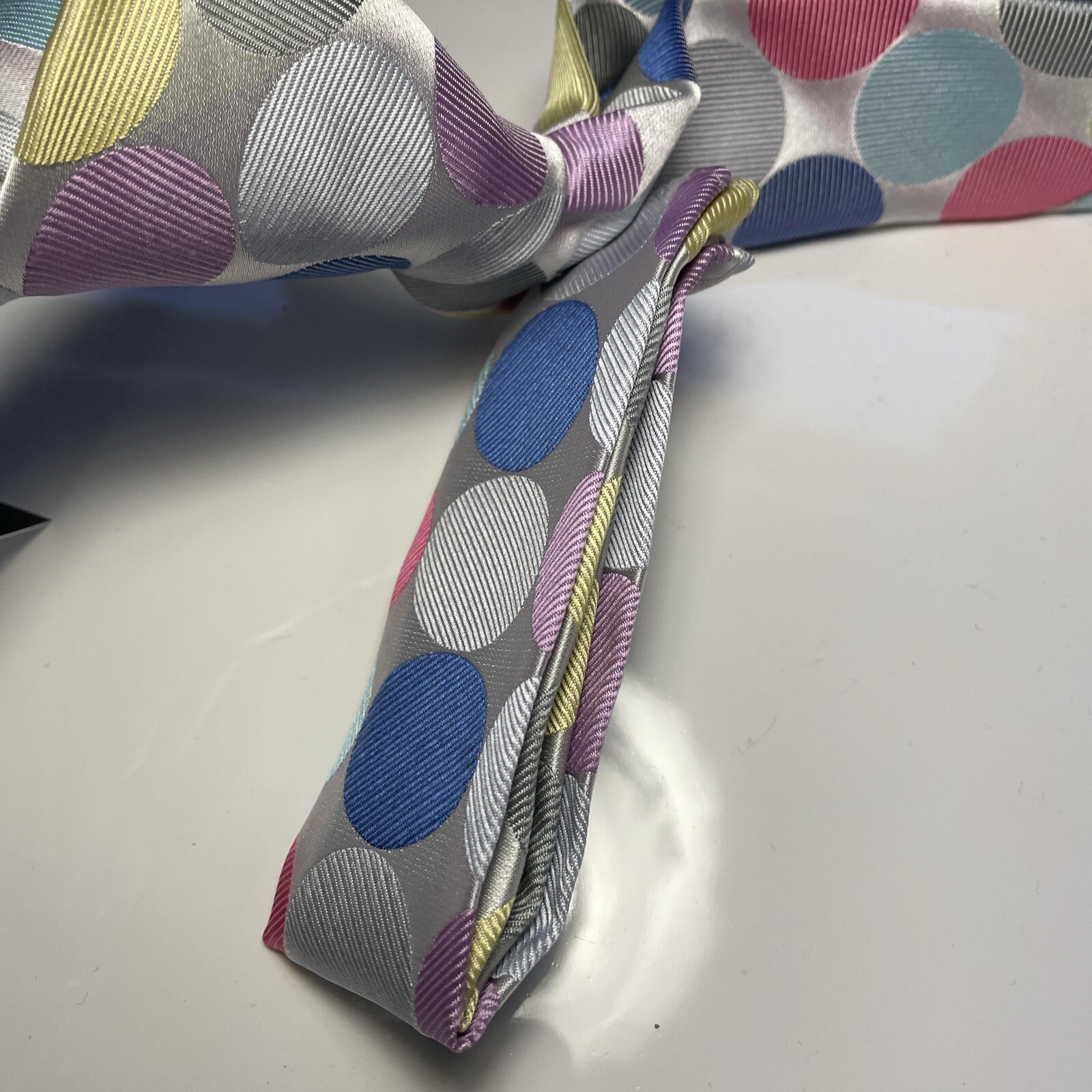 NWT VERSE 9 MULTI COLOR POLKA DOTS STYLE PRINT SILK DESIGNS NECK TIE & HANKY