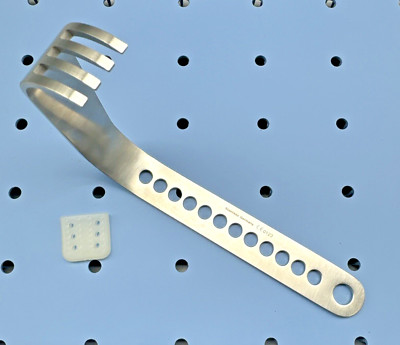 V. Mueller Charnley Retractor Blade 1''x5'' (New)