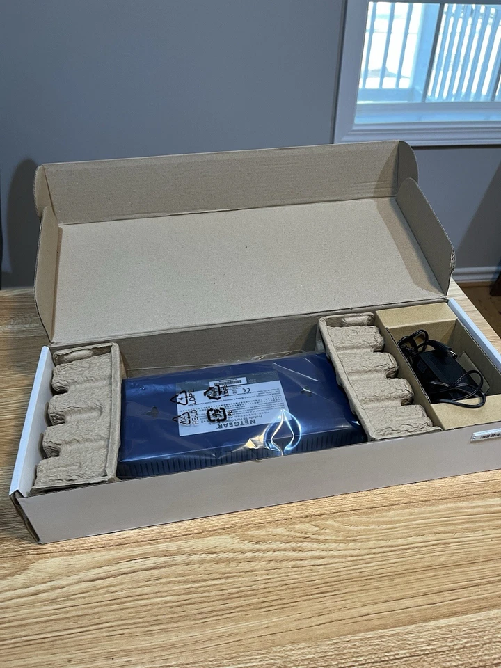 Netgear 16-Port Gigabit Ethernet Unmanaged Switch - Image 3 of 4