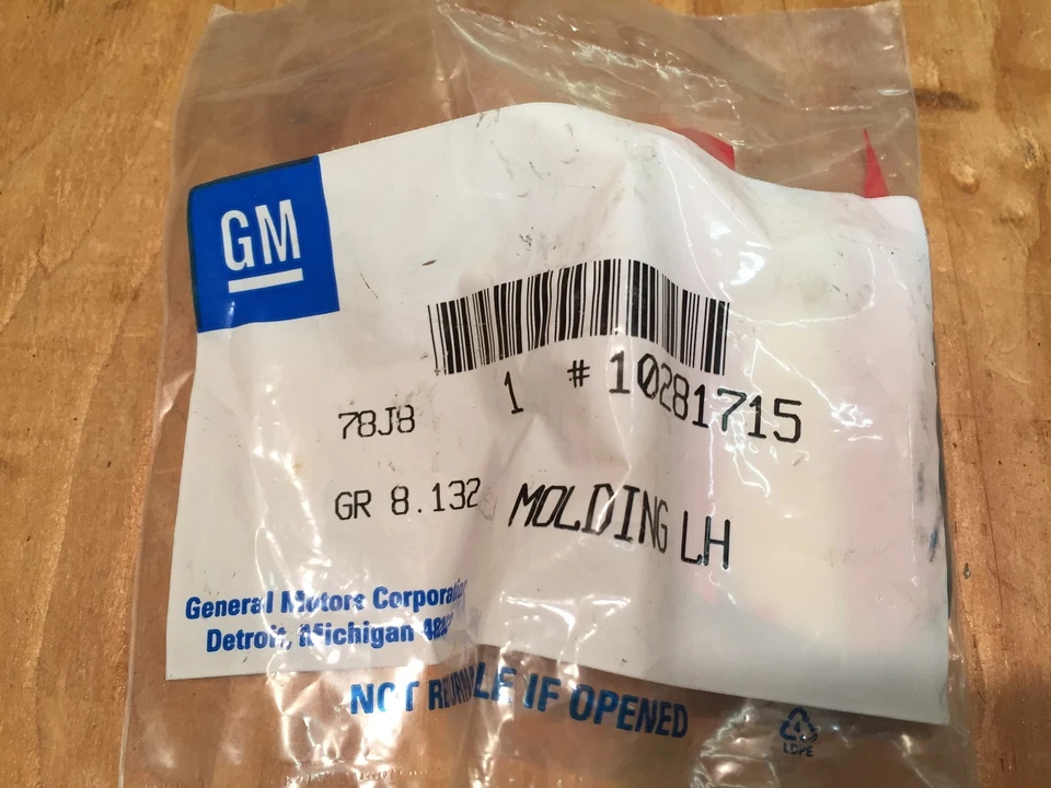 Chevrolet Lumina 1995 a 2001 guardabarros LH moldura nos GM "verde" 10281715 Foto 2 de 2