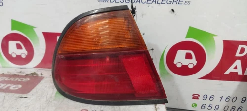 Piloto Trasero Izquierdo para NISSAN PRIMERA BERL./ TRAVELLER (P10/W10) 372850