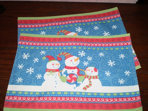NWT 2 Reversible Snowman Family & Zig Zag Placemats Machine Washable! Christmas