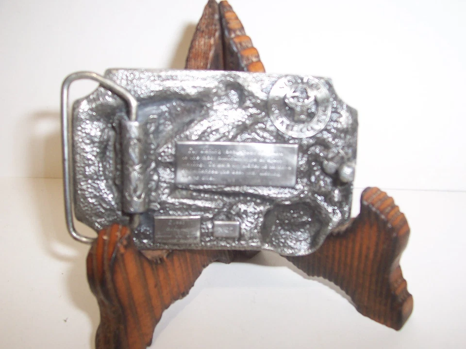 Hebilla de cinturón Siskiyou de colección pesca con mosca al aire libre escena de montaña peltre 1983 (19 Foto 3 de 3