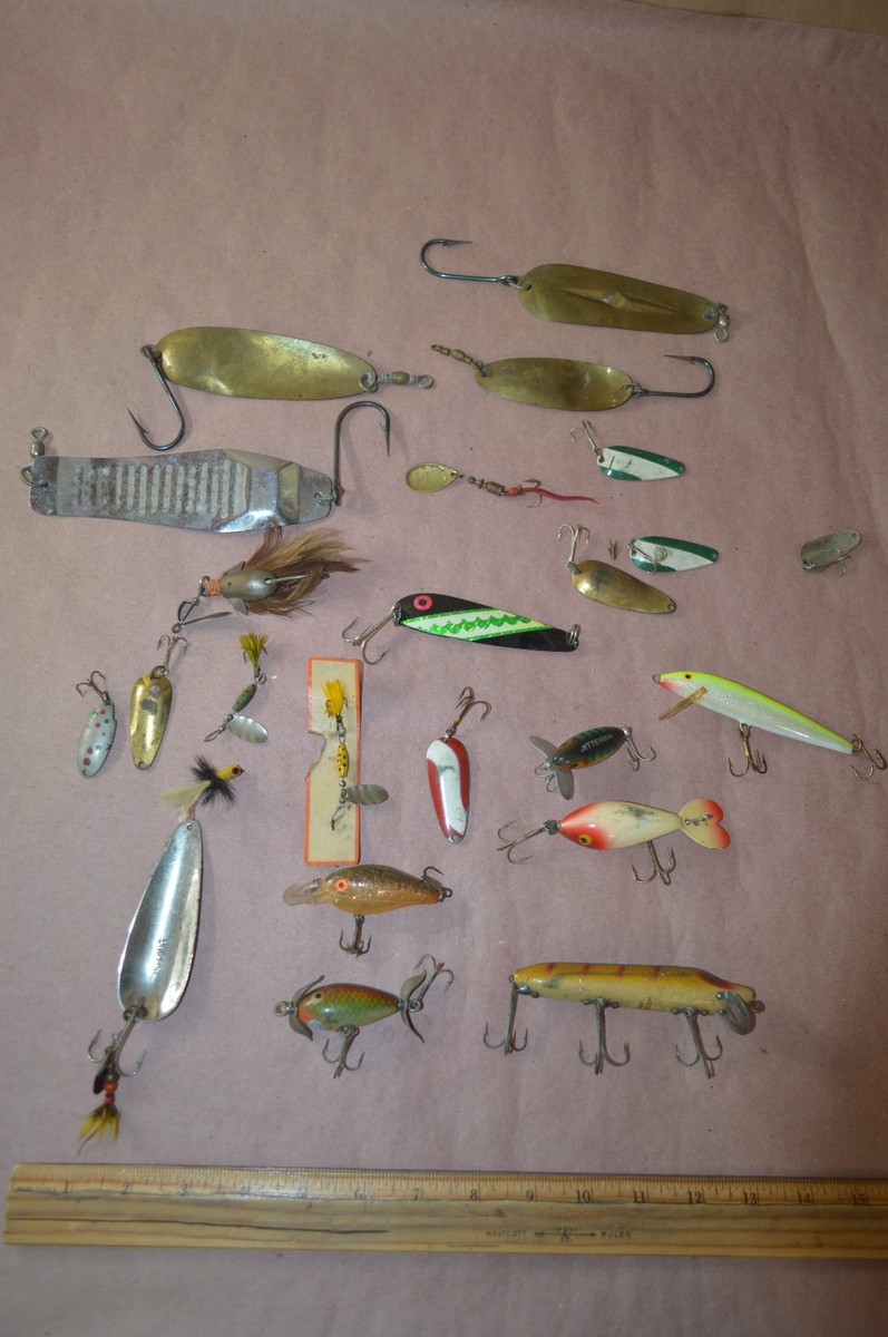 Lot of 21 Vintage Fishing Lures Heddon Jitterbug Rapala #1919 | eBay