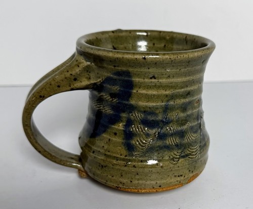 Hand Thrown Wide Bottom Coffee Mug Tea Cup Studio Pottery Tan/Blue Signed - Picture 4 of 7