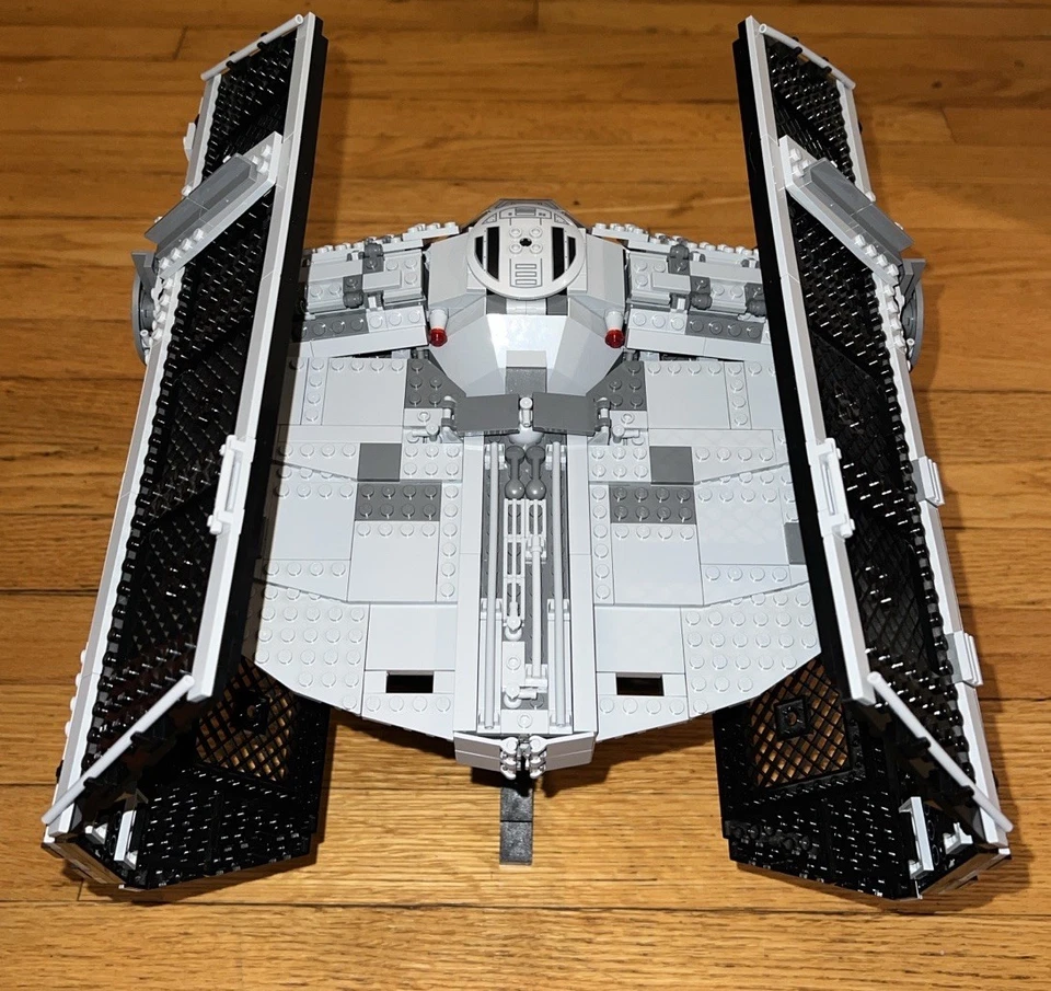 LEGO Ultimate Collector Series: TIE Advanced 10175 100% complete w/instructions - Image 2 of 4