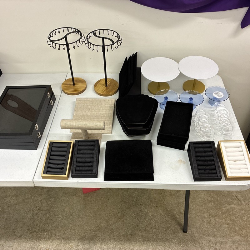 45 Display Items For Jewelry Excellent For Pop Up Or Retail Space