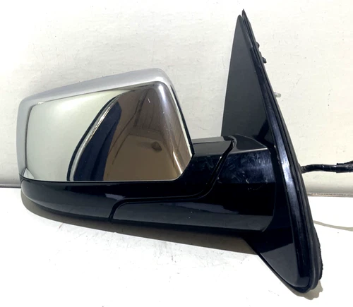 2015 - 2020 Chevrolet Tahoe Suburban Door Mirror BLIS Passenger Right OEM 2042