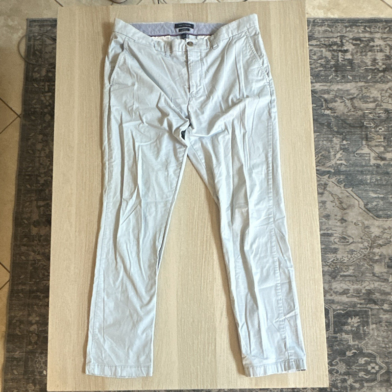 Tommy Hilfiger Men's Light Blue Chino Pants 36x34 Regular Slim Fit Flat Front