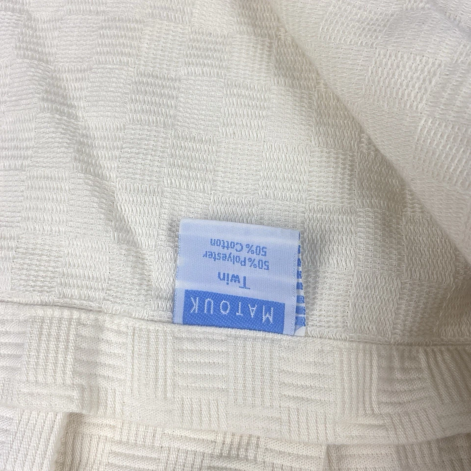 John Mayouk Twin Scalloped Bed coverlet Ivory Basketweave Cotton Blend Vintage - Image 3 of 4