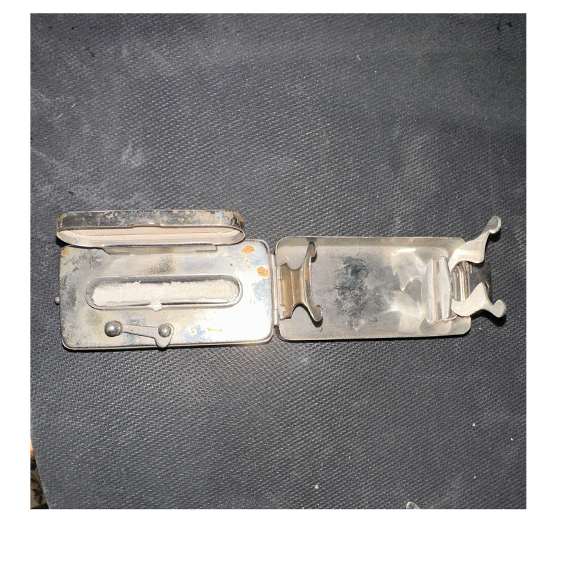 WW2 German field sterilizer MPN 44638 with glass syringes