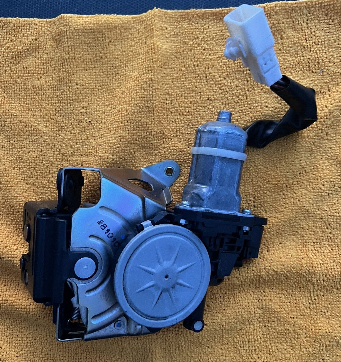 2010 19 TOYOTA VENZA RAV4 REAR LIFT GATE HATCH TRUNK LATCH LOCK