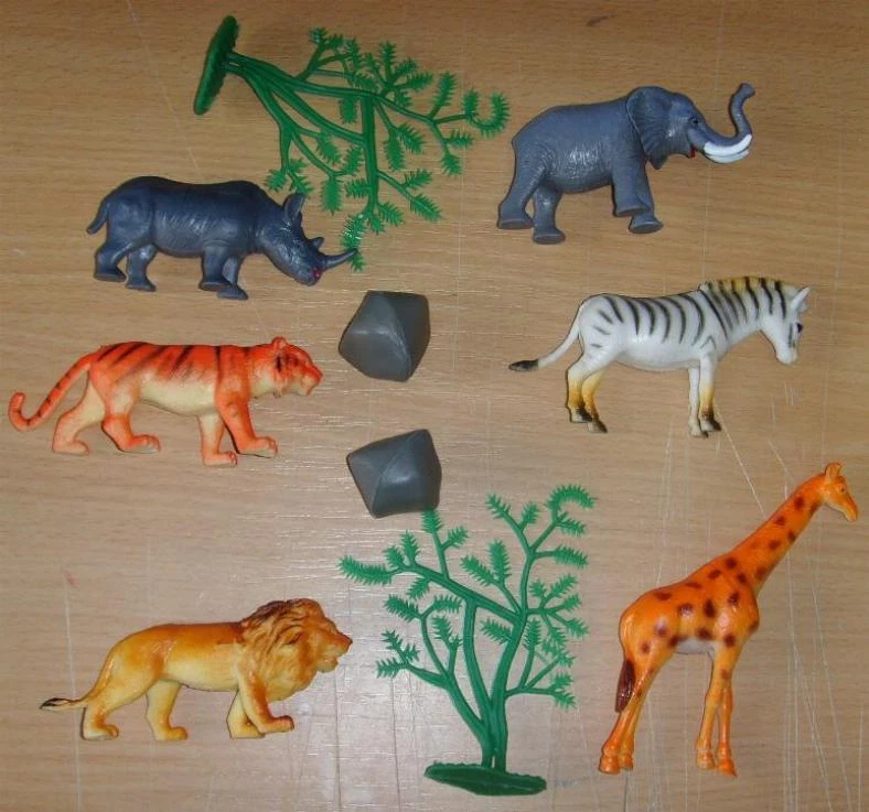 MARKENLOS Zootiere Tiere 6 Stück aus Kunststoff Löwe Tiger Zebra Giraffe Nashorn Elefant