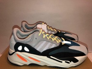 yeezy wave runner size 9