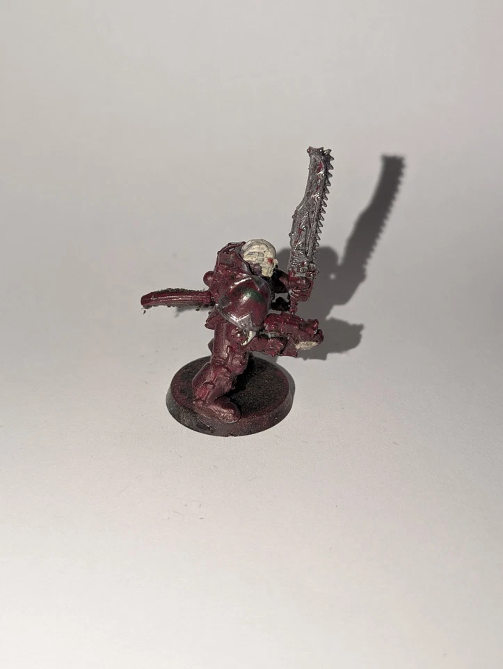 Space Marine Kettenschwert Pistole bemalt weinrot Warhammer 40K - Bild 2 von 4