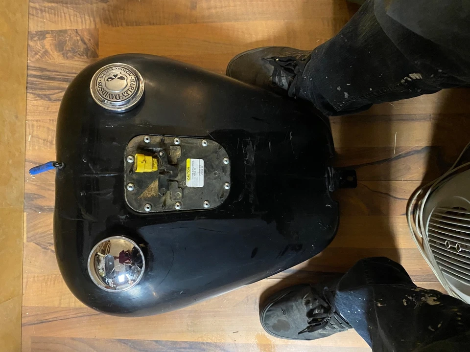 HARLEY DAVIDSON Softail Heritage 1984-1999 OEM 61290-97 Split Fuel Gas Tank - Image 2 of 3