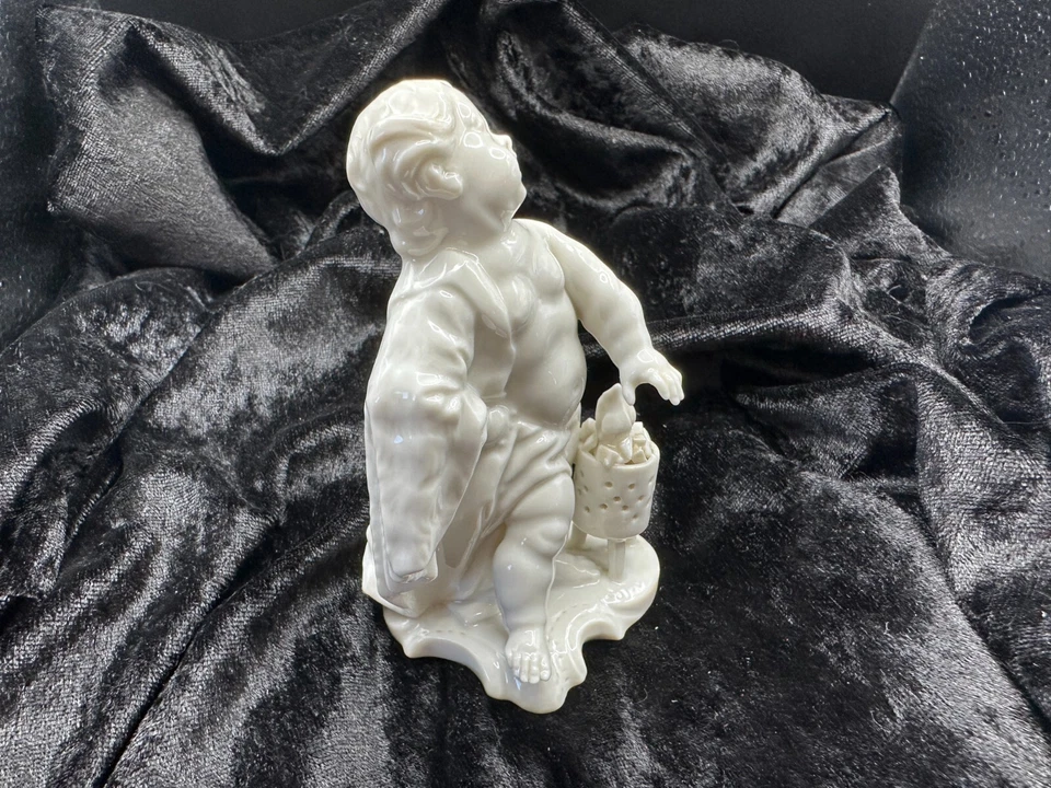 Figura de porcelana blanca de Nymphenburg Bustelli invierno cuatro estaciones querubín Putti Foto 4 de 4
