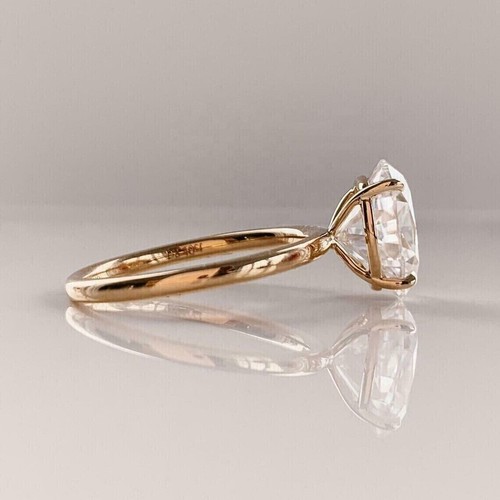 2.50 Ct Oval Cut Moissanite Solitaire Engagement Ring 14K Yellow Gold Plated - Bild 5 von 10