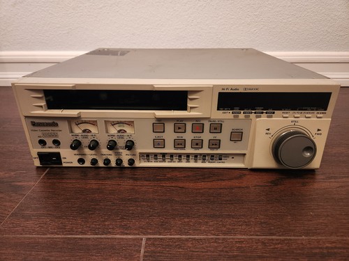 Panasonic AG-DS555 S-VHS Video Cassette Recorder *Power On - No Further Testing* - 第 1/11 張圖片