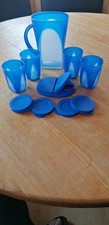 Tupperware Saftkanne 1,7 Liter mit 4 Becher und Deckeln